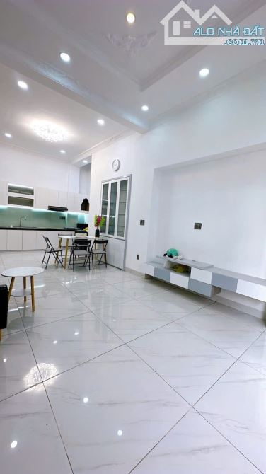 Nhà siêu đẹp 4 tấm kiên cố đường số P.4 Q.4 hiện hữu 190m2 sử dụng chỉ hơn 8Tỷ - 2