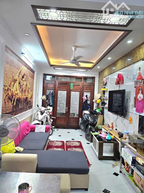 BÁN NHÀ AN DƯƠNG VƯƠNG – GẦN CIPUTRA – 30M² – 6 TẦNG – CHỈ 6.4 TỶ – CỬA TIỀN 3.2M 🔥 - 2