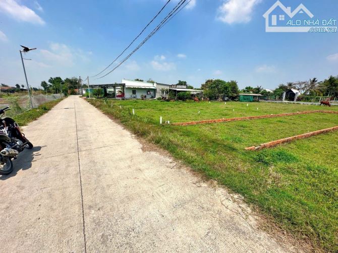 BÁN GẤP LÔ ĐẤT 130M2 GIÁ 850TR SHR ĐỨC HOÀ THƯỢNG - 2