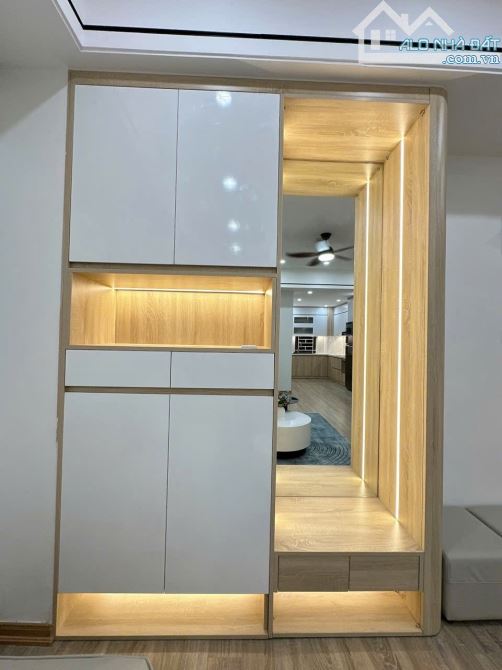 Bán căn 3 ngủ view hồ (ảnh tự chụp) toà OCT2 - ĐN2 Bắc Linh Đàm, Hoàng Mai - 2