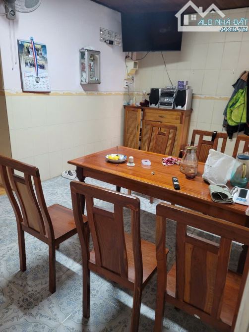 Một căn nhà c4, với diện tích gần 200m ngay trung tâm giá chỉ 7ty5 - 2