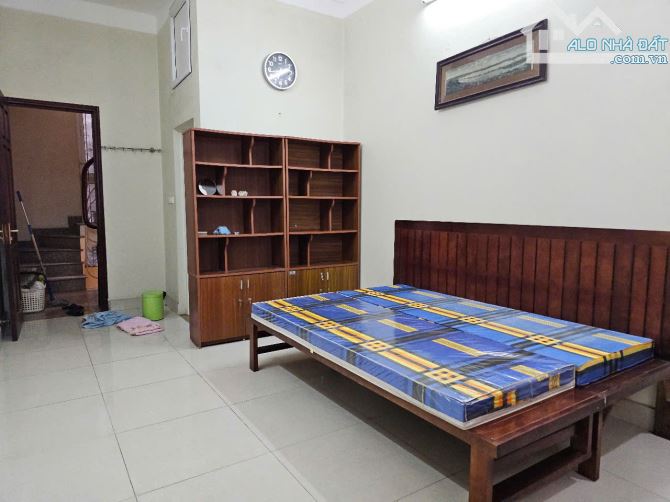 Cho thuê nhà ngõ 31 Đại Cồ Việt, Hai Bà Trưng DT 30m2 x4 tầng , 2 phòng ngủ giá 10tr - 2