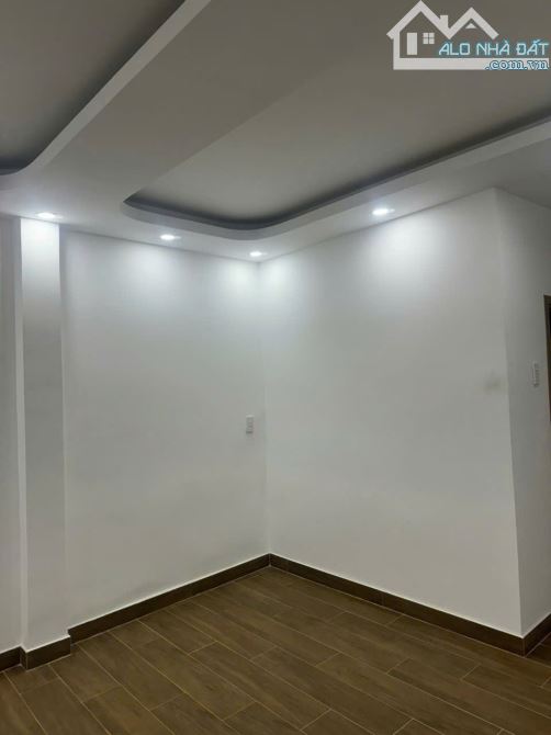 Gần chợ Bà Chiểu - Bùi Đình Tuý Bình Thạnh - 67m2 - 2 mặt tiền - 2 tầng - 5.7 tỷ - 2