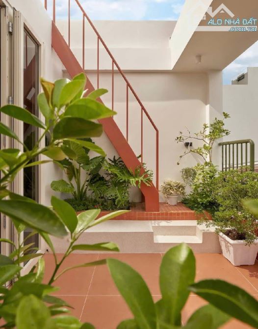 NHÀ PHONG CÁCH CHÂU ÂU - HXH THÀNH THÁI, QUẬN 10 – FULL NỘI THẤT XỊN – SỔ VUÔNG -  12 TỶ T - 3