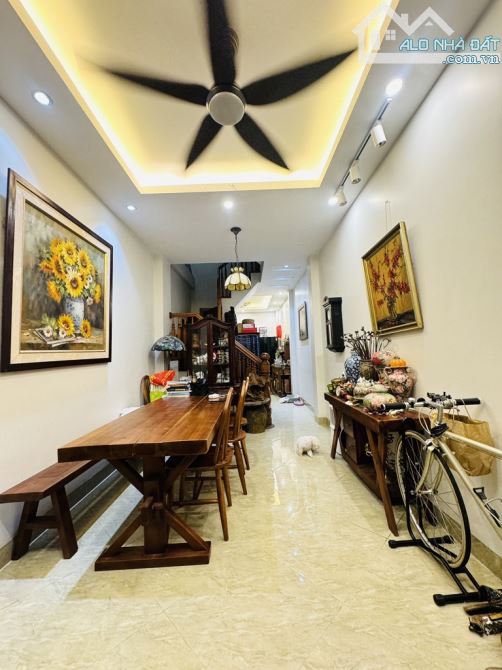 NHÀ CỰC ĐẸP - THOÁNG SÁNG 2 MẶT - SỔ ĐỎ HOA HẬU - GẦN BV ĐH Y CÁC TRƯỜNG KHƯƠNG THƯỢNG - T - 3