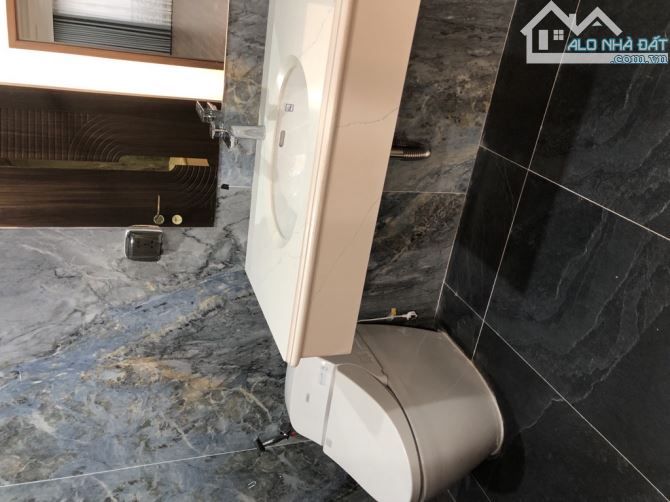 Bán nhà Mỹ Đình, toà văn phòng, ô tô tránh, mặt tiền 8,2m, giá 31 tỷ - 3