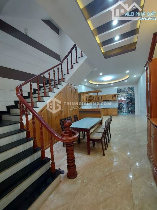 BÁN NHÀ 183M2, HƯỚNG ĐÔNG NAM, CÓ PHÒNG NGỦ TẦNG TRỆT, GIÁ 85TR/M2 - 3