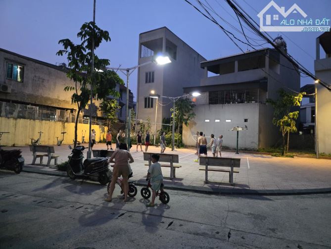 BÁN ĐẤT- HẠT RẺ- TẶNG NHÀ 2 TẦNG- GARA ÔTÔ- NGHĨA LẠI - UY NỖ ĐÔNG ANH - 3