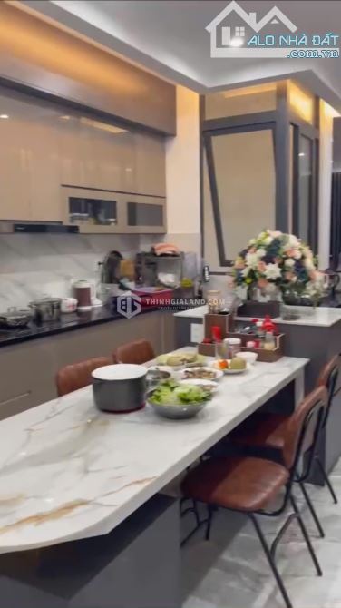 BÁN NHÀ MỚI ĐẸP 1T3L CÓ THANG MÁY MẶT TIỀN PHƯỜNG 12, 130M2- GIÁ 15.5 TỶ - 3