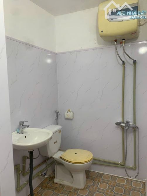 Cho thuê nhà Trần Khát Chân 3 tầng, 30m2, 2 ngủ, 7 Triệu, đóng 1 cọc 1 ở gđ, nhóm - 3