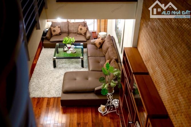 BÁN NHÀ TRUNG KÍNH 70m2 × MT 5m. PHÂN LÔ VIP - 2 Ô TÔ TRÁNH + VỈA HÈ - K.D, V.PHÒNG ĐẸP - 3