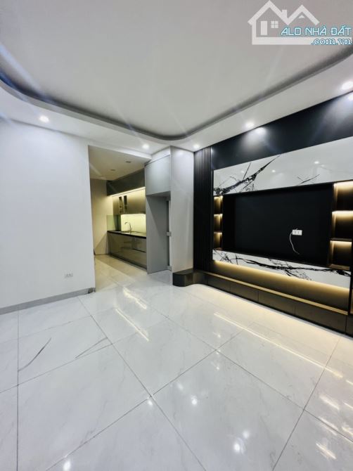 Bán nhà Văn Chương - Đống Đa. 36m2 X 6 tầng Thang máy - 3