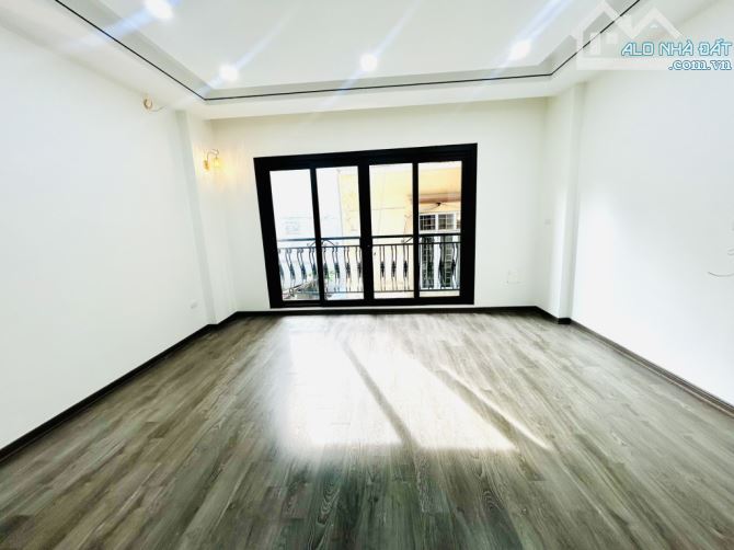 Bán nhà 5 tầng mới xây phố Đê Trần Khát Chân - 3