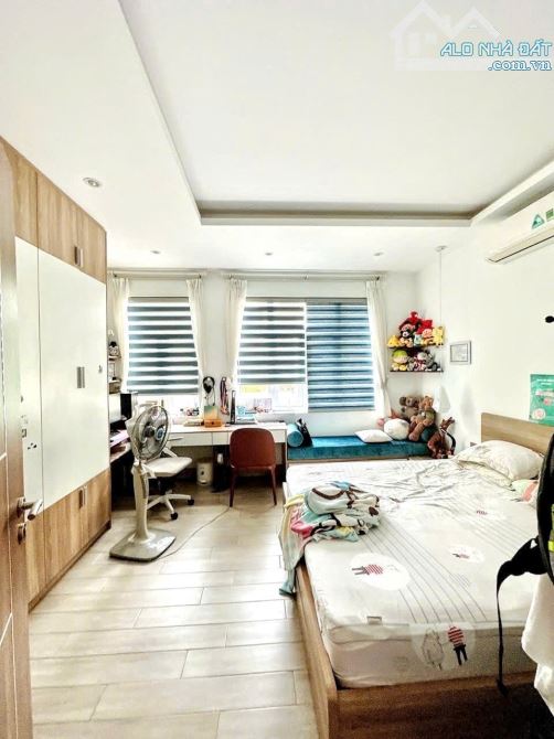 MẶT TIỀN HẢI CHÂU - Ô TÔ ĐỖ - KINH DOANH - NHÀ 3 TẦNG 3 MÊ - 72M2 VUÔNG ĐẸP -- CHỈ 7 TỶ X - 3