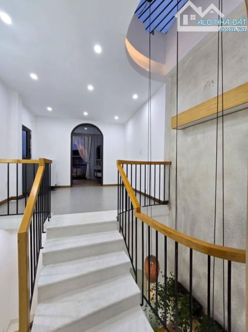 Nhà đẹp - mới 100% - Ngay trung tâm Thủ Dầu Một. 1 Trệt 2 lầu ngan 5x25m - 3