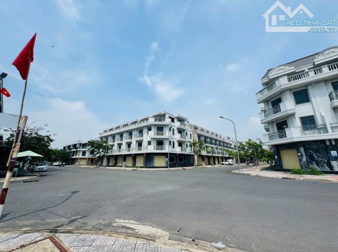Bán nhà 1 trệt 3 lầu góc 2 mặt tiền đường E6, Bửu Long, Biên Hòa, 135m2, giá 7 tỷ 800 - 3
