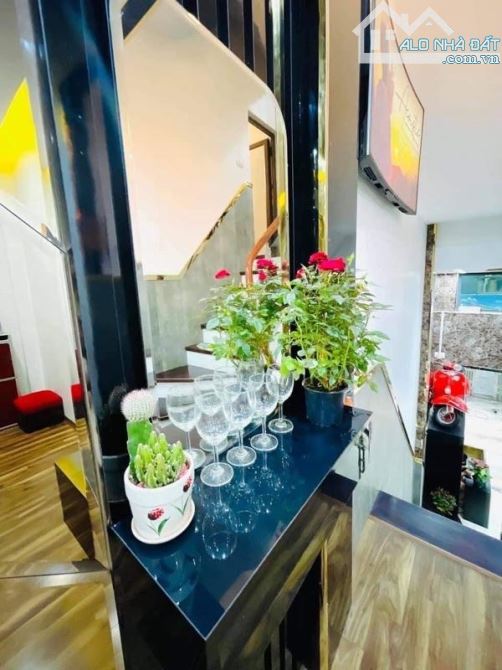 NGUYỄN CHÍ THANH - LÁNG HẠ - ĐỐNG ĐA - 45M2 - PHÂN LÔ Ô TÔ TRÁNH - HAI THOÁNG - CHỈ 18 TỶ - 3