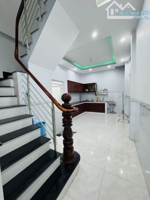NGAY CHỢ BÌNH TRỊ ĐÔNG GẦN TÊN LỬA,HẺM 6M THÔNG,DT 42,GIÁ 4 TỶ 6 - 3