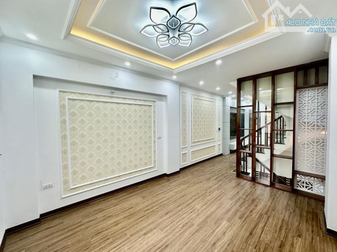 Bán nhà ngõ 31 Phan Đình Giót cách 1 nhà ra phố 40M2 5 Tầng Full nội thất - 3
