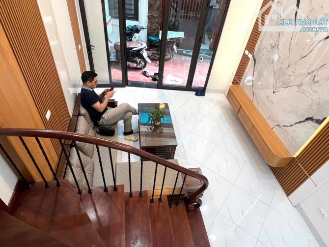 BÁN NHÀ NGỌC THỤY, Ô TÔ QUA NHÀ - 44M2 ×5 TẦNG, MT 4M - 8,2 TỶ. - 3