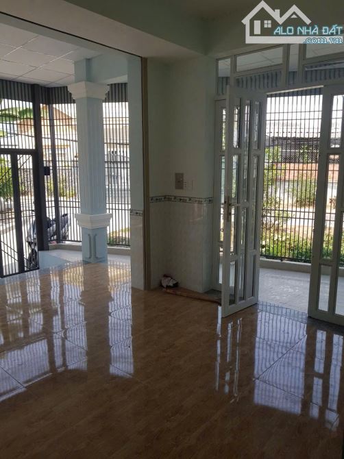 Bán nhà mặt tiền Đường 40, Linh Đông, Thủ Đức, dt:106m2, 4PN, 4WC, giá 7,6 tỷ thương lượng - 3