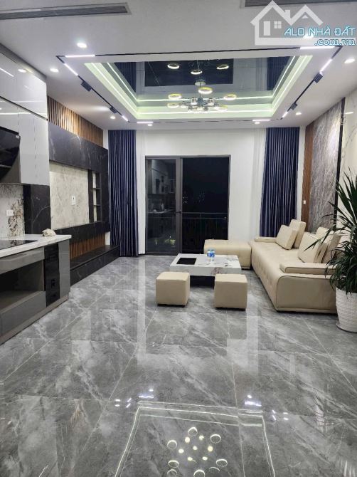 Nhà đẹp nội thất xịn đường ô tô tránh khu Quân Đội 918 Phúc Đồng DT 45m2 . Giá 16.38 tỷ - 3