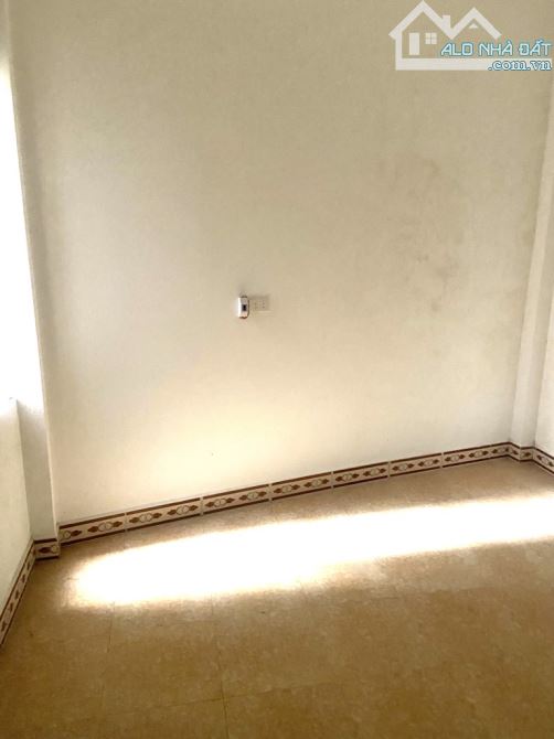 20M RA PHỐ TRIỀU KHÚC - CHỦ CẦN BÁN GẤP - 32M2 - 4 TẦNG - GIÁ 5,x Tỉ - 3