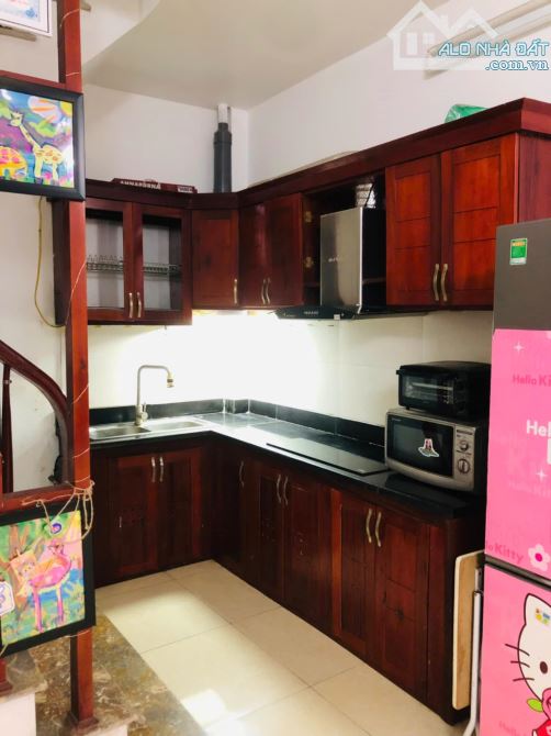 BÁN GẤP NHÀ GỐC ĐỀ - 30M2 - TRUNG TÂM - GẦN PHỐ - Ô TÔ GẦN - 6,5 TỶ. - 3