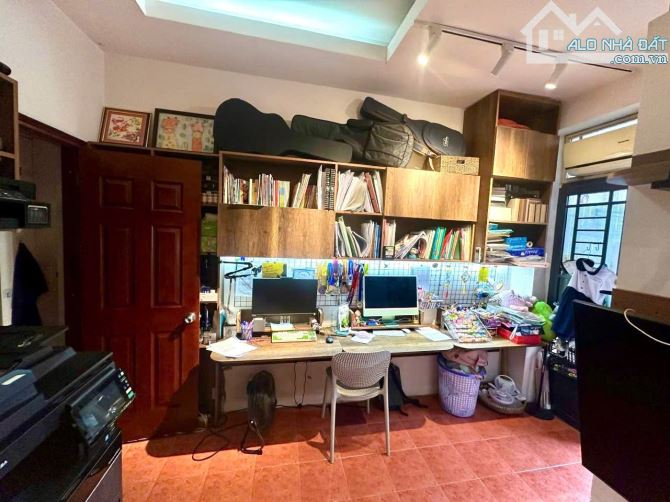 Giảm "500tr"! Bán gấp nhà 2 tầng 52m2 - Hẻm xe hơi ngay Chợ Bà Chiểu giáp Q.1 - 3