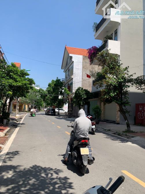 Nhà  62m2 dân xây độc lâp, mặt đường Đào Nhuận - Trại lẻ, - 3