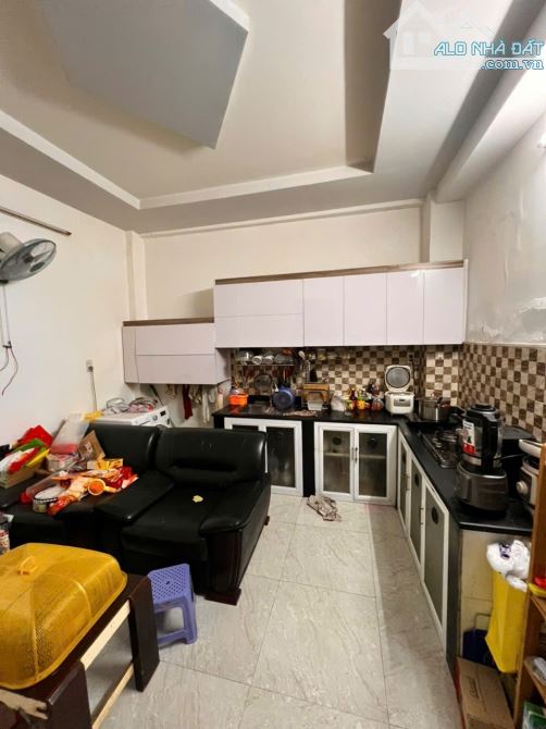 HIẾM !!! HƠN 4 TỶ NHÀ TÂN BÌNH KHU LÝ THƯỜNG KIỆT - DIỆN TÍCH LỚN 54M2 3 LẦU ĐẸP - 3