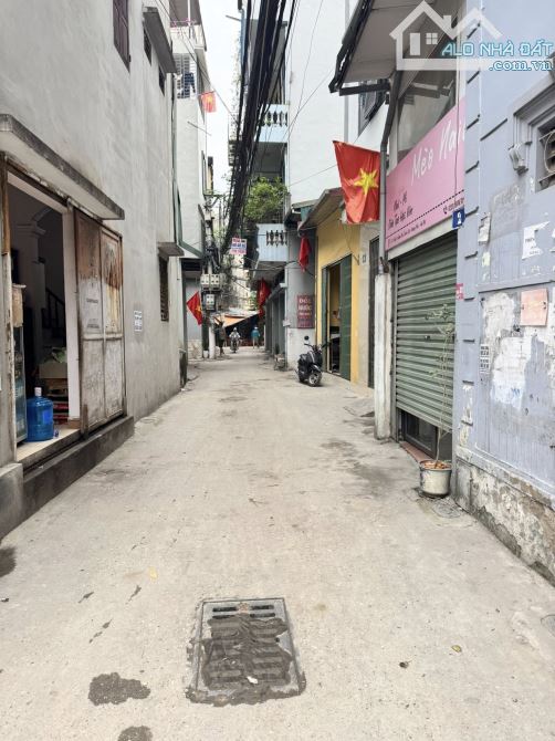 BÁN NHÀ GIÁP NHỊ . NGAY TRUNG TÂM . DT 47 M .NHÀ  3 TẦNG . MT4,6 M . BÁN 8,8 TỶ - 3
