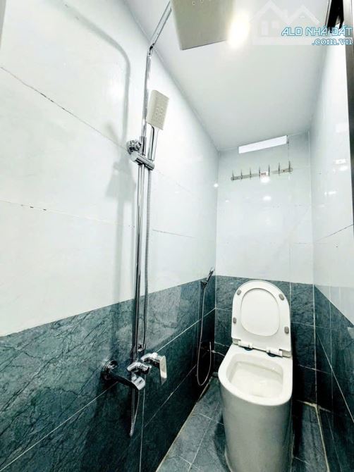 Bán Tập thể QUỲNH MAI, 70M2 , 3 NGỦ, CẦU THANG THOẢI, FULL NỘI THẤT 2 THOÁNG, Ở LUÔN - 3
