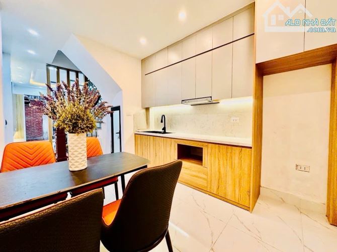 BÁN NHÀ GỐC ĐỀ – HAI BÀ TRƯNG – 32M – 6,18 TỶ - Vị trí đẹp – Ngõ thông – Ở ngay - Nội thất - 3