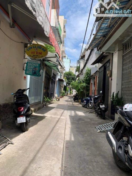 BÁN GẤP, GIẢM 80tr. GIÁ MỚI 5,1tỷ LÔ GÓC 2 MẶT HẺM ĐẸP LẠC LONG QUÂN TÂN BÌNH - 3
