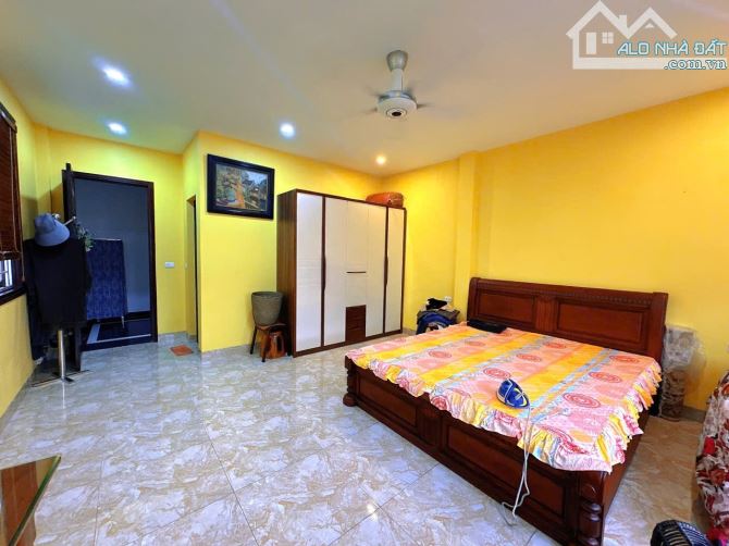 MẶT NGÕ KINH DOANH SPA, NAIL, SALON TÓC, TẠP HOÁ, BÁN THUỐC TÂY - LÔ GÓC 2 MẶT THOÁNG - TR - 3