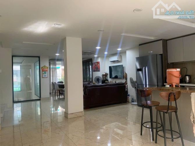 Villa phố đường Huỳnh Văn Bánh. Dt: 9x21m. 187m2, Nhà đẹp. chỉ 31,5 tỷ - 3
