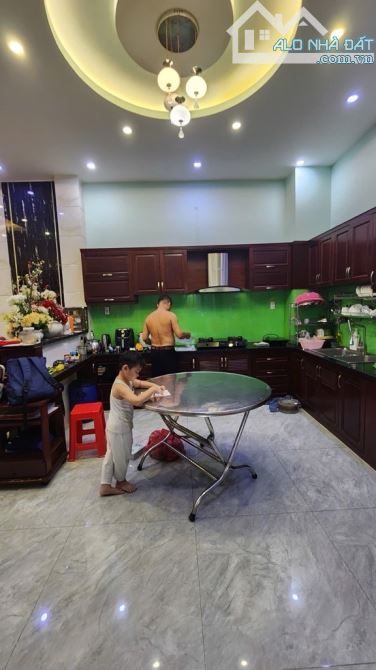 SIÊU PHẨM LÔ GÓC – NHÀ ĐẸP – HẺM XE TẢI – NGANG 5.7M Giá chỉ 8.95 tỷ – P.14, Quận Gò Vấp - 3