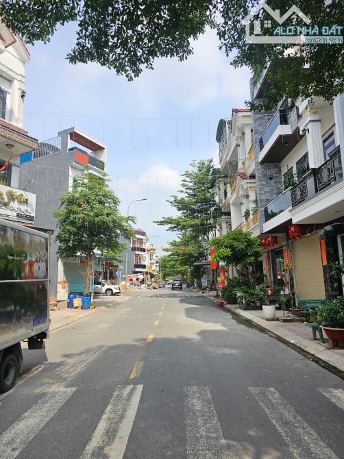 Bán căn góc 1T2L 4.6x20.5m hoàn công, đường N1 KDC Phú Huy p.Bình Chuẩn, ful nội thất - 3