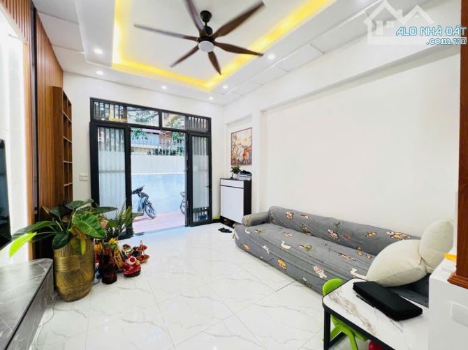 NHÀ ĐẸP NGAY XUÂN THUỶ - CẦU GIẤY - DỊCH VỌNG - 5 TẦNG 45M - FULL NỘI THẤT XỊN - 3