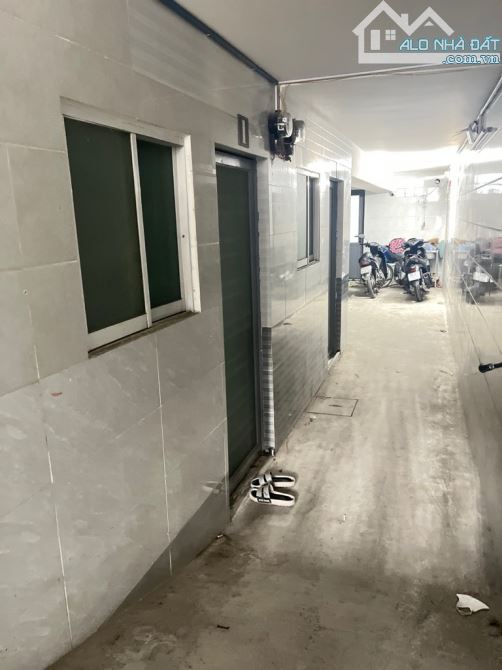 Nhỉnh 8 đồng, nhà Mt 4 tầng 15p cho thuê, Trung Mỹ Tây, Q12 - 3
