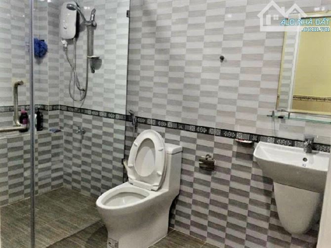 Bán nhà An Dương Vương sát mặt tiền đường (7 X 15) hiện ngăn đôi 4PN chỉ 8,4 tỷ. - 3