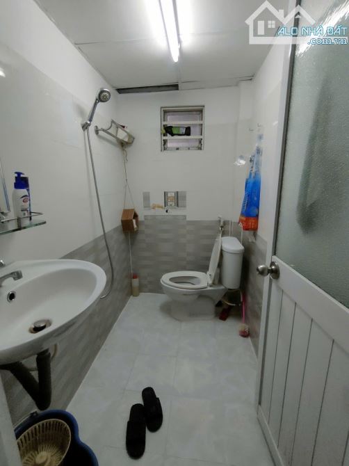 NHÀ 2 TẦNG – XE HƠI NGỦ TRONG NHÀ – NGANG KHỦNG 6M – GẦN VẠN PHÚC CITY – 96M² CHỈ 6.5 TỶ - 3