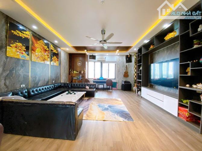 HOT 62 Nguyên Hồng, Đống Đa, phân lô, đường ôtô tránh, m.tiền khủng 5.5, 70m chỉ 27.5 tỷ - 3