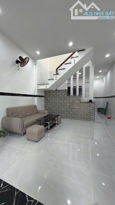 Bán nhà góc 2 mặt tiền 1 trệt 1 lầu sổ riêng thổ cư p. Quang Vinh - 3