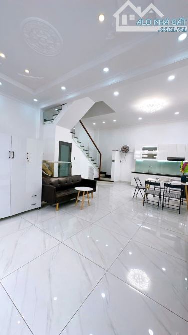 Nhà siêu đẹp 4 tấm kiên cố đường số P.4 Q.4 hiện hữu 190m2 sử dụng chỉ hơn 8Tỷ - 3