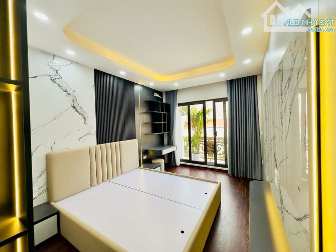 Nhà mặt phố xây mới Dương Văn Bé, Hai Bà Trưng. DT 68m2 x6T thang máy, 1 mặt ngõ oto - 3