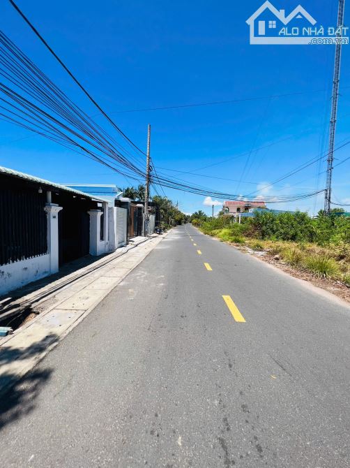 Bán Đất Mặt Tiền đường nhựa -xã lộc an - huyện Đất Đỏ- Tỉnh BRVT Dt : 140 m  ngang 7 x20 - 3