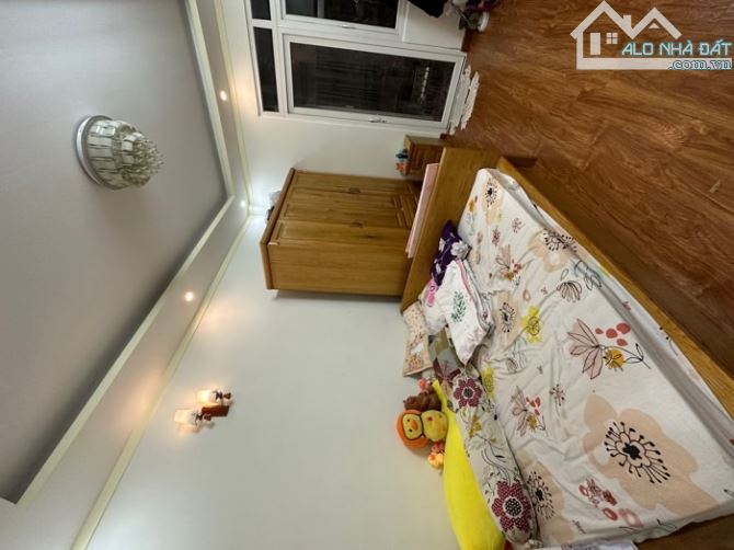 MẶT TIỀN KINH DOANH - hẻm xe hơi tránh nhau - 50m2 - 4 tầng - ngang 4m - 10.8 tỷ. - 3