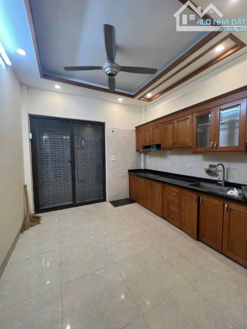 CẦN BÁN NHA NGUYỄN VĂN TRỖI - 20M RA ÔTÔ - NGÕ THÔNG DT40/44m x 4 tầng x MT3.8m GIÁ 7 TỶ - 3